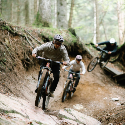 Велошлем ALPINA Rootage 2 Mips White Pebble/Blue Matt от магазина Адреналин